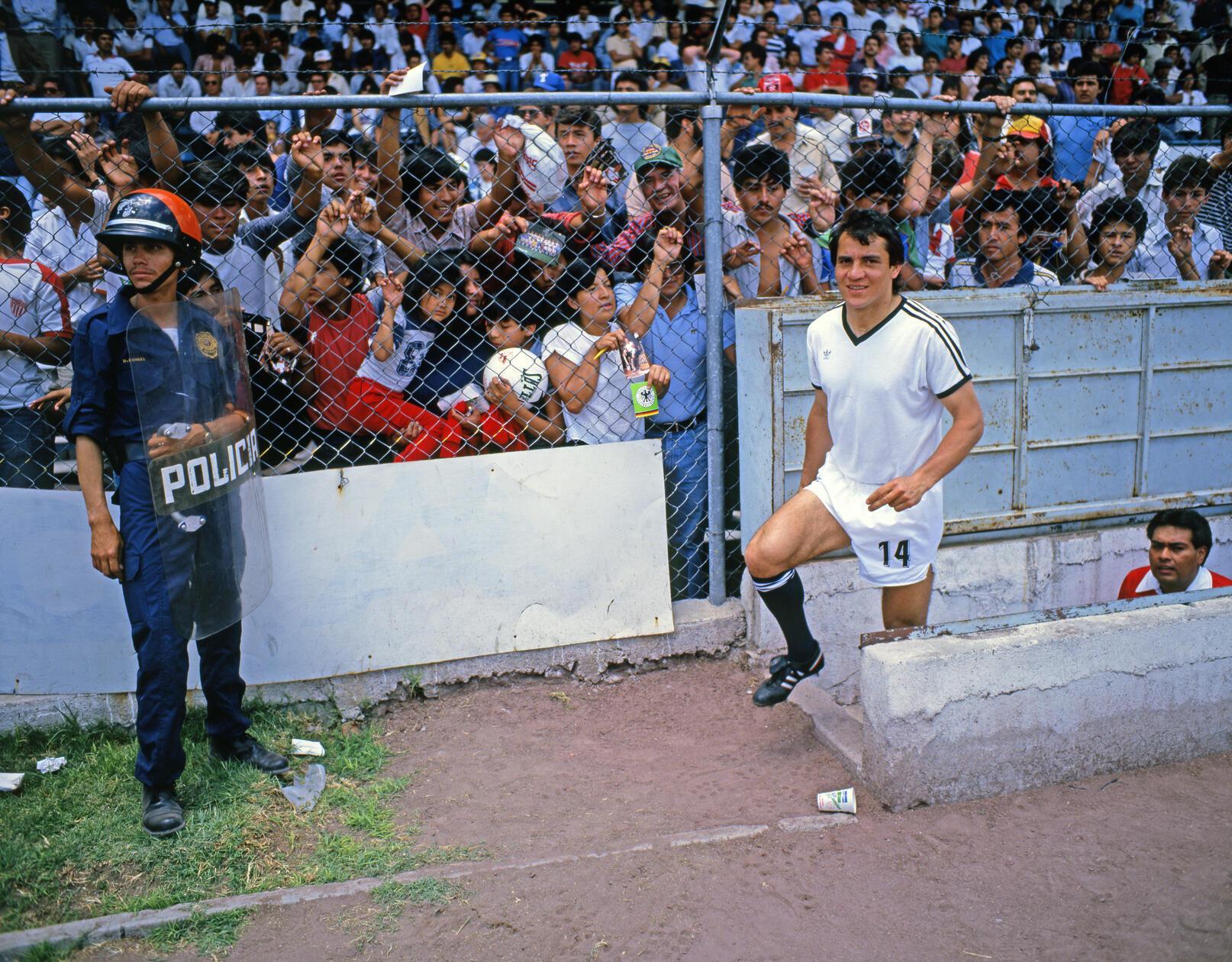 Neben Lothar Matthäus gibt es noch einige andere gebürtige Franken, welche nie für den Club oder das Kleeblatt, dafür aber für die Nationalmannschaft gespielt haben. Dazu zählen die Aschaffenburger Felix Magath (43 Länderspiele, drei Teilnahmen an großen Turnieren und der EM-Titel 1980) und Rudi Bommer (ein Kurzeinsatz bei der EM 1984) sowie der Schweinfurter Torwart Günter Bernard (Vize-Weltmeister bei der WM 1966).