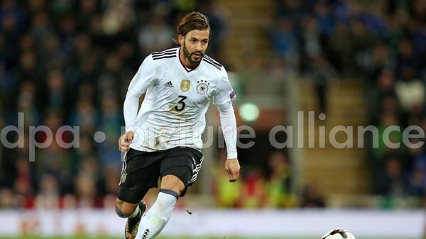 Apropos Linksverteidiger der deutschen Nationalmannschaft, die in Franken gespielt haben: Marvin Plattenhardt spielte ab der U17 für den Club und reifte am Valznerweiher zum Profi, ehe er sein fußballerisches Glück in der Hauptstadt fand und neun Jahre bei der Hertha verbrachte. Der Linksfuß spielte 2017 erstmals für die A-Nationalmannschaft und gehörte dem Kader zur Weltmeisterschaft 2018 an. Bei der 0:1-Auftaktniederlage gegen Mexiko stand der Außenverteidiger in der Startelf.