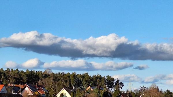 Ein doppeltes Wolkendach über Wendelstein.