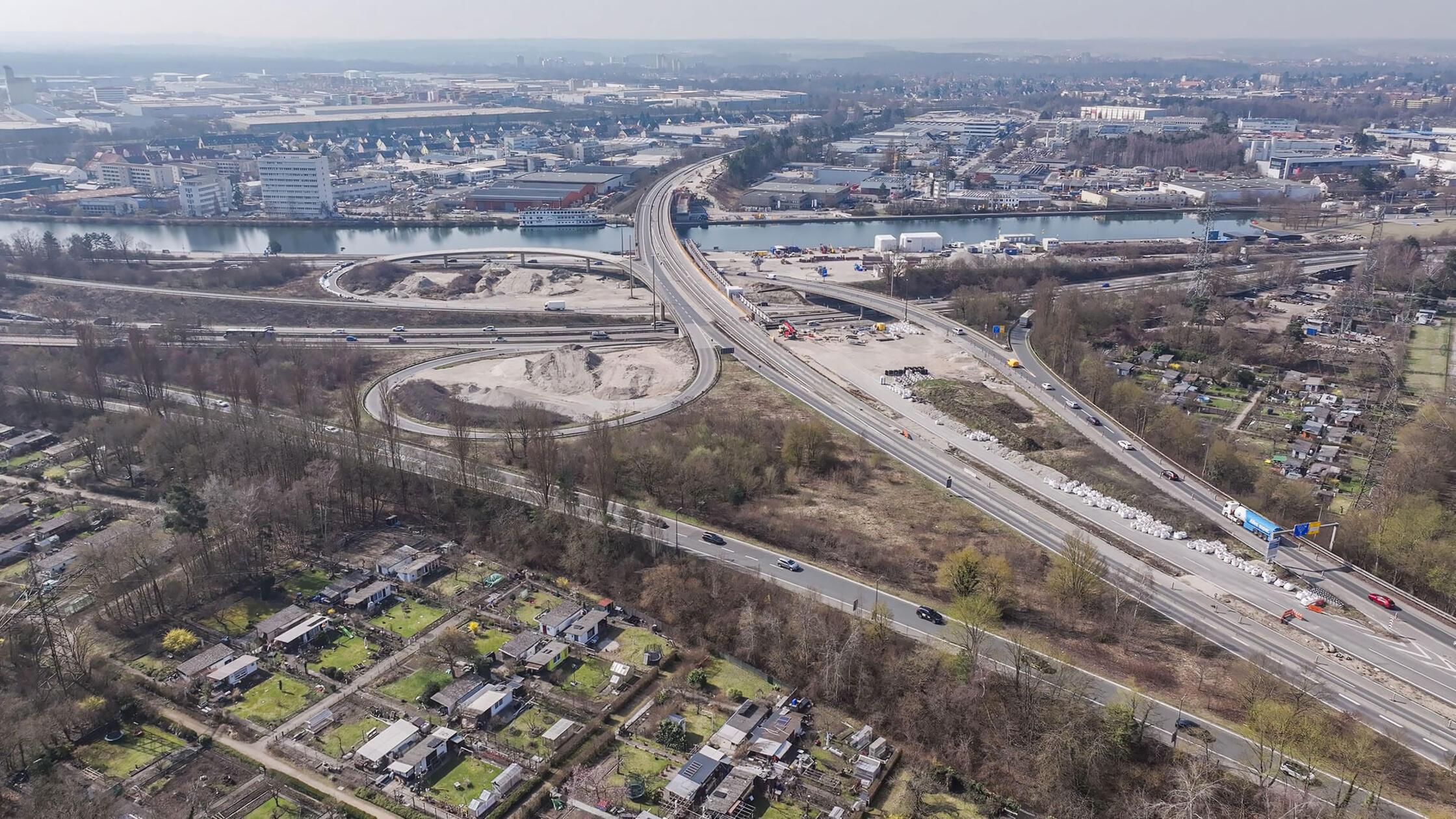 Die Frankenschnellwegbrücke am Kreuz Nürnberg-Hafe