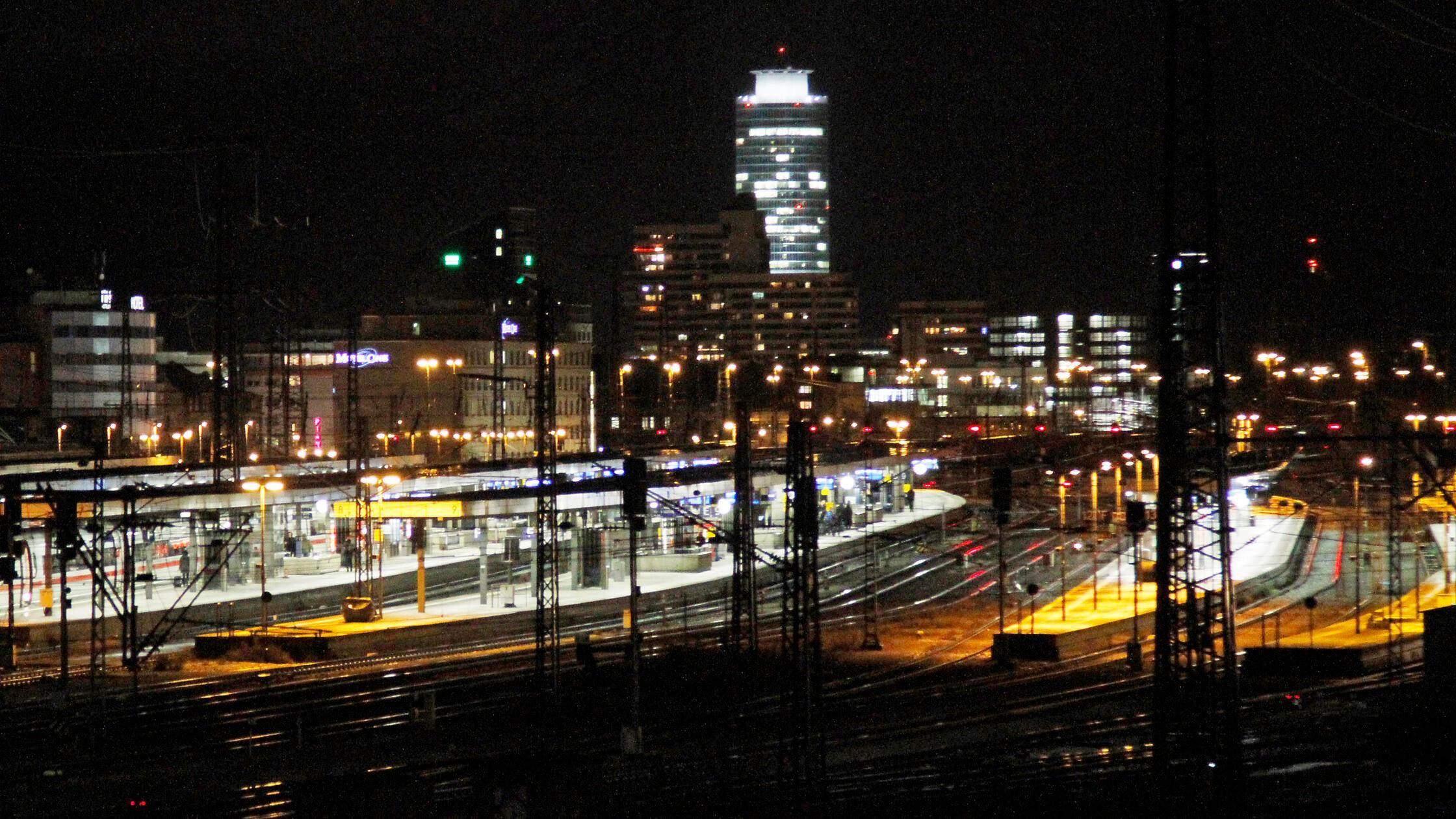 Nachtaufnahme Bahnhof Nuernberg