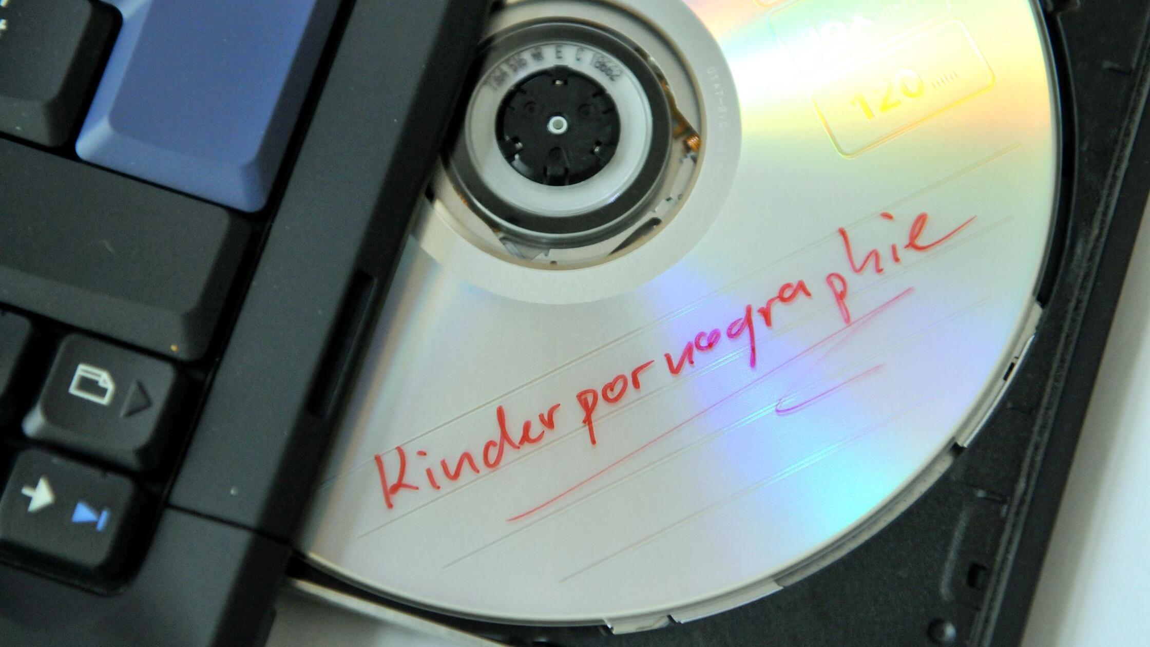Kinderpornographie Pornografie Kinder CD