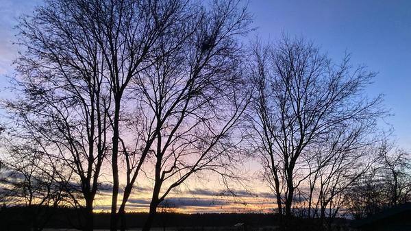 Dieser Sonnenuntergang wurde in Leerstetten von unserem Leser festghehalten.