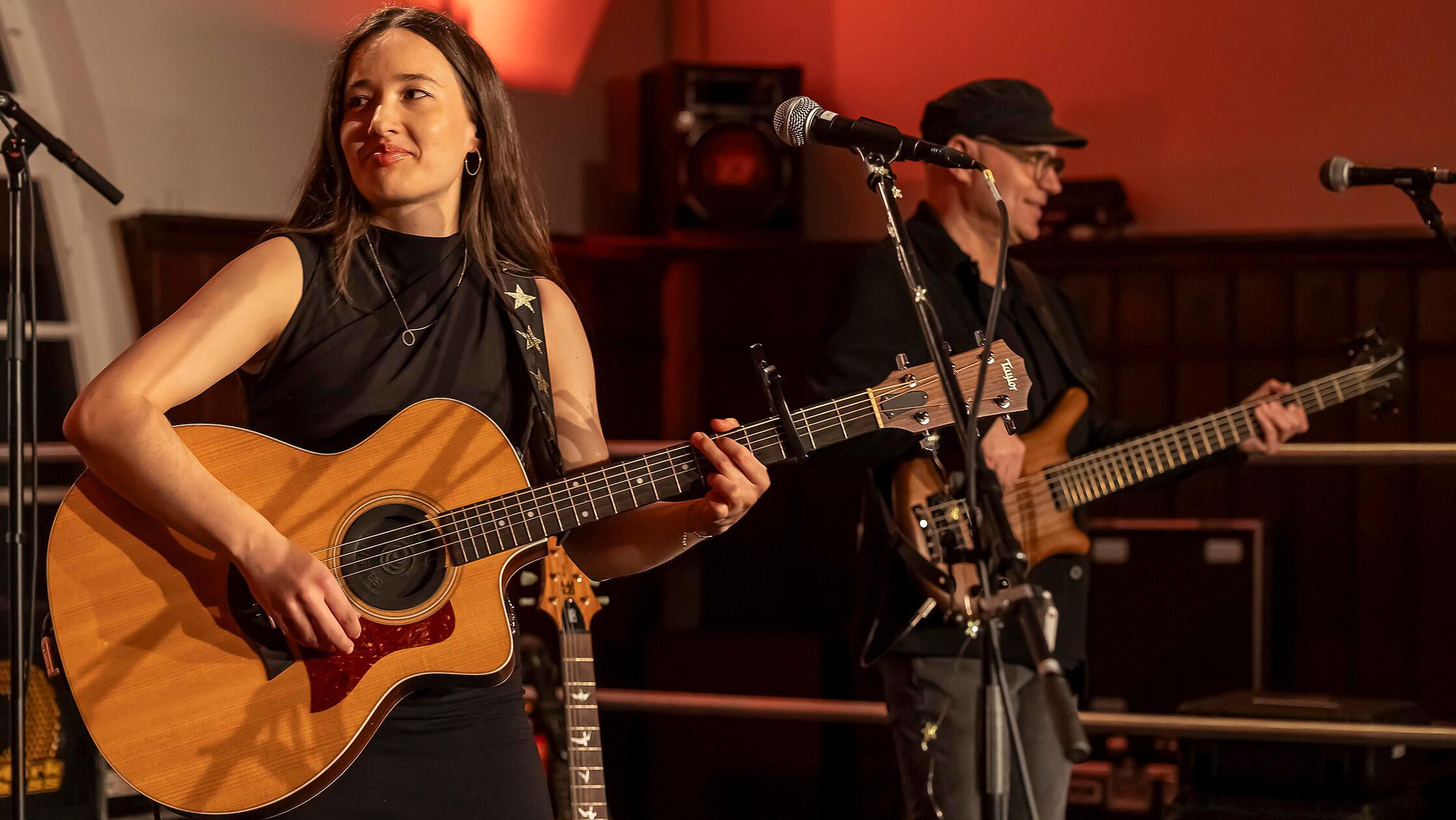 33. Rother Bluestage: Ellie Benn