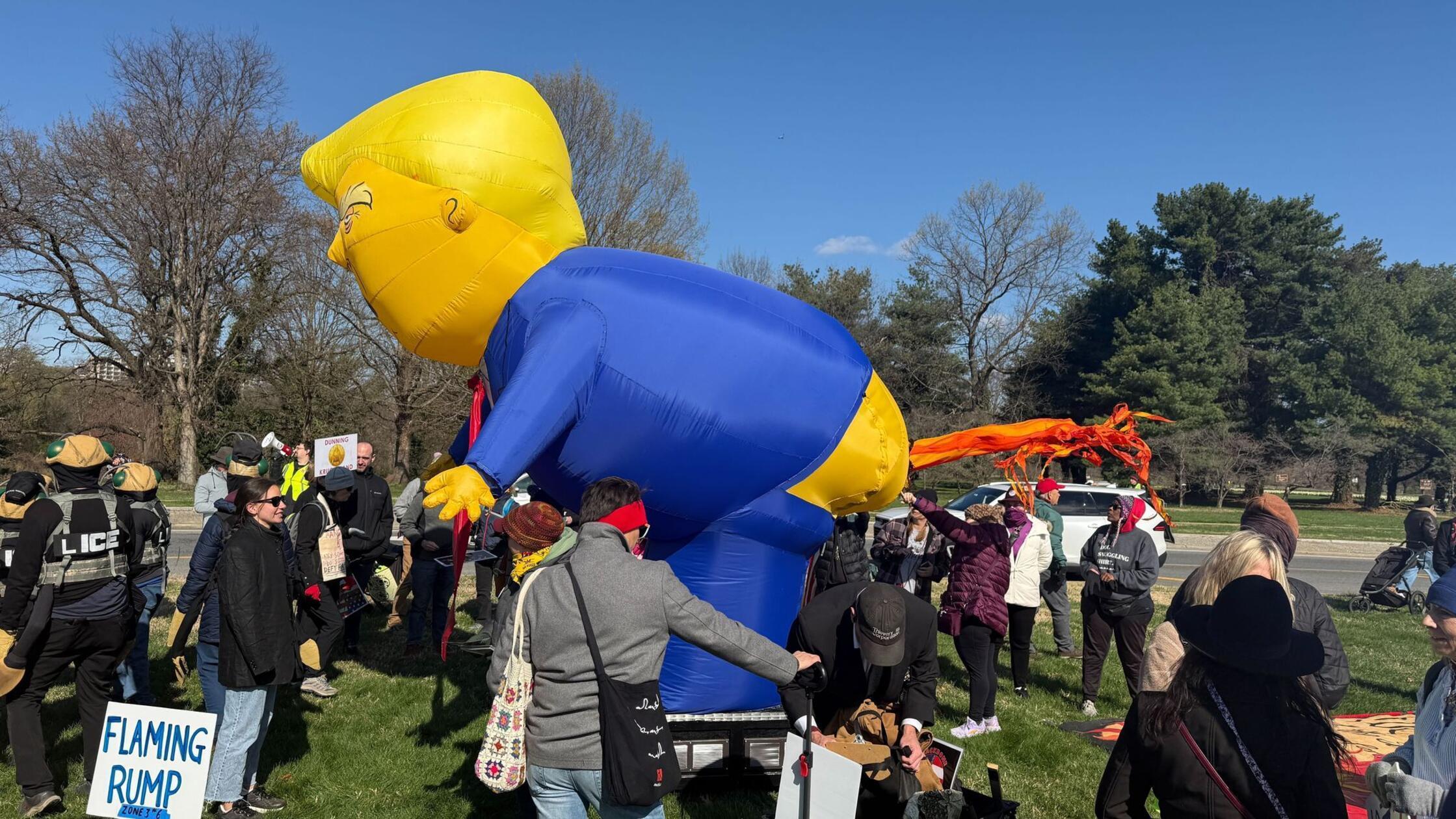 Ein aufblasbarer Ballon, der den US-Präsidenten Tr