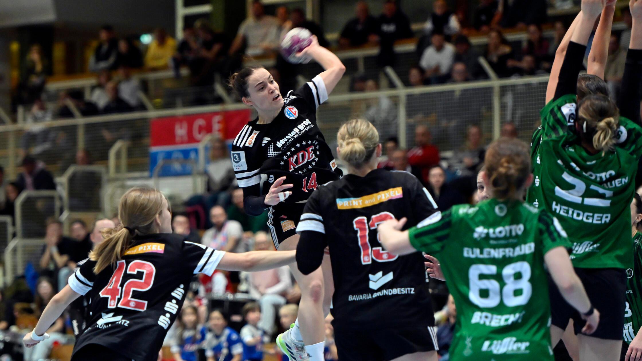 Erlangen:  Zur Halbzeit s5and eine 17:16 Tore Führ