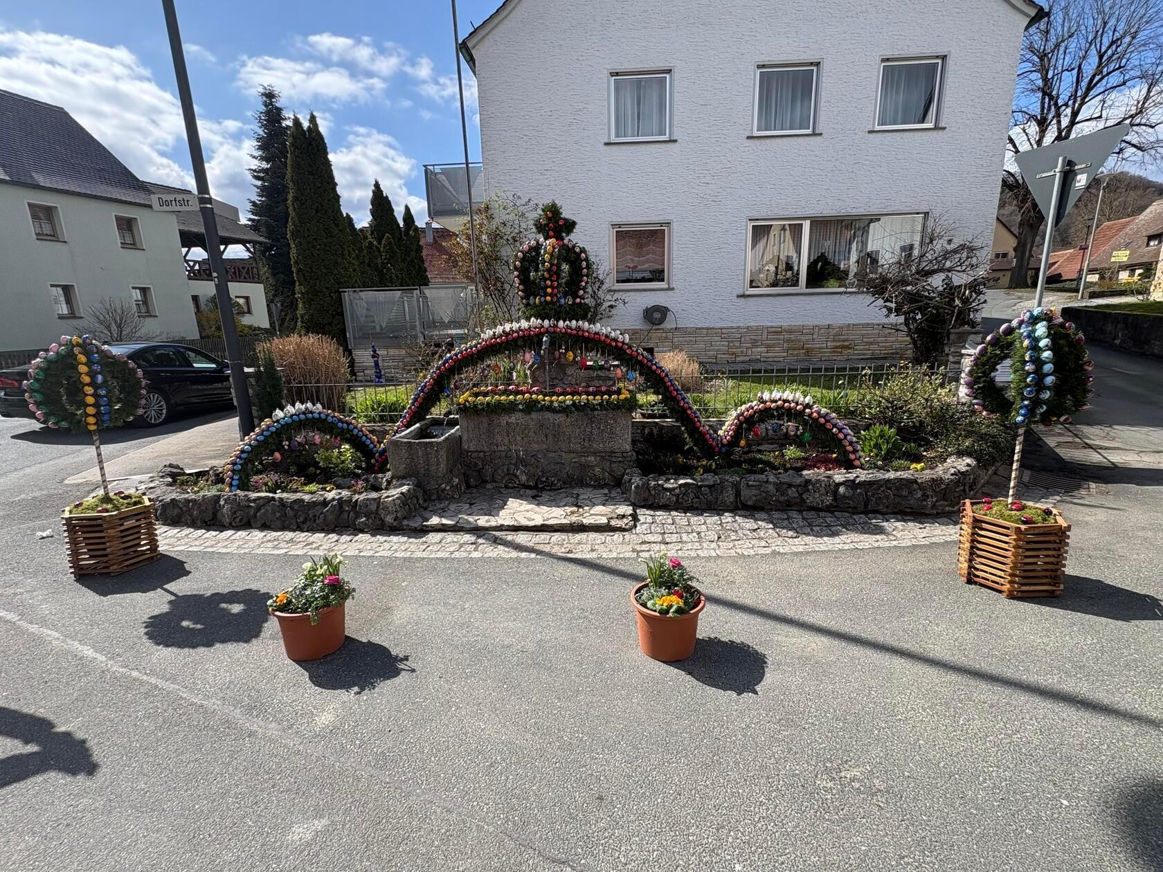 Der Osterbrunnen in Leutenbach ist heuer besonders gelungen.