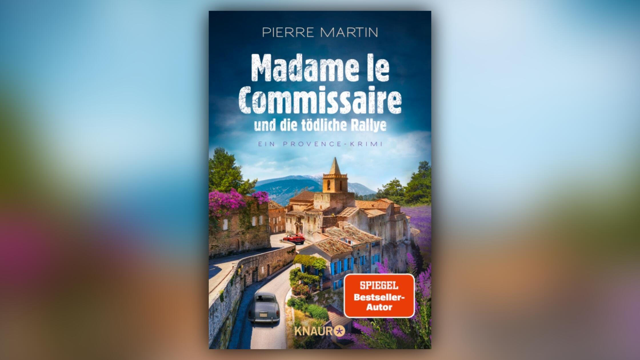 Der 13. Fall für Isabelle Bonnet Eine Ministergattin ignoriert eine Morddrohung und startet bei einer Oldtimer-Rallye durch die Provence - mit Madame le Commissaire Isabelle Bonnet an ihrer Seite. Zwischen malerischen Straßen, dem Mont Ventoux und wachsender Anspannung wird aus der Ausfahrt schnell ein Hochrisiko-Einsatz. Als schließlich die Beifahrerin eines anderen Wagens vergiftet wird, kippt die Reise endgültig in einen gefährlichen Fall, denn alles deutet auf eine verhängnisvolle Verwechslung hin. Erscheinungstermin: 4. Mai 2026 384 Seiten Knaur 12,99 Euro