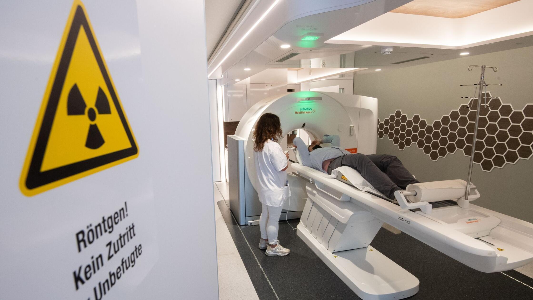 Eine medizinisch-technische Radiologieassistentin,