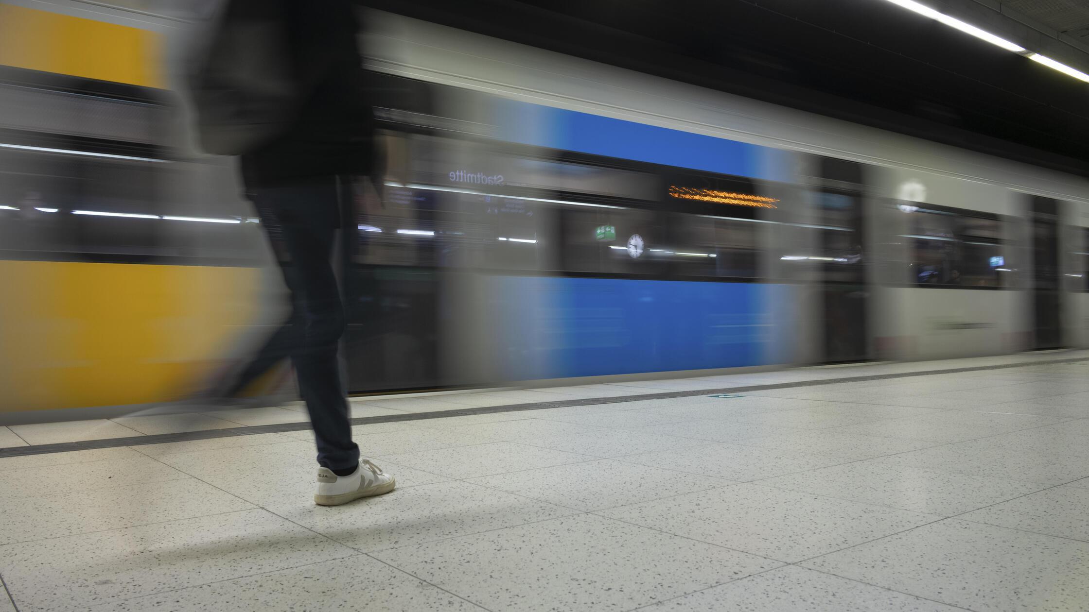 Polizei ermittelt nach brutaler Attacke in Bayern. (Symbolbild)