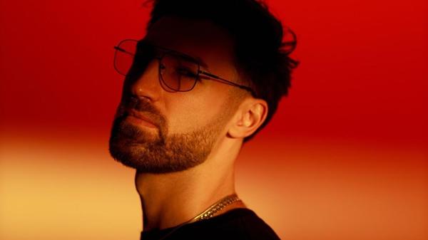 Der in Berlin lebende DJ Vlad Yaki hat seine Wurzeln in der Ukraine. Am Samstag stellt der Musiker seinen Sound in der Mitte Soundbar vor. Die Party am Hallplatz ist etwas für Fans von House und Tech House. Beginn: 23 Uhr.