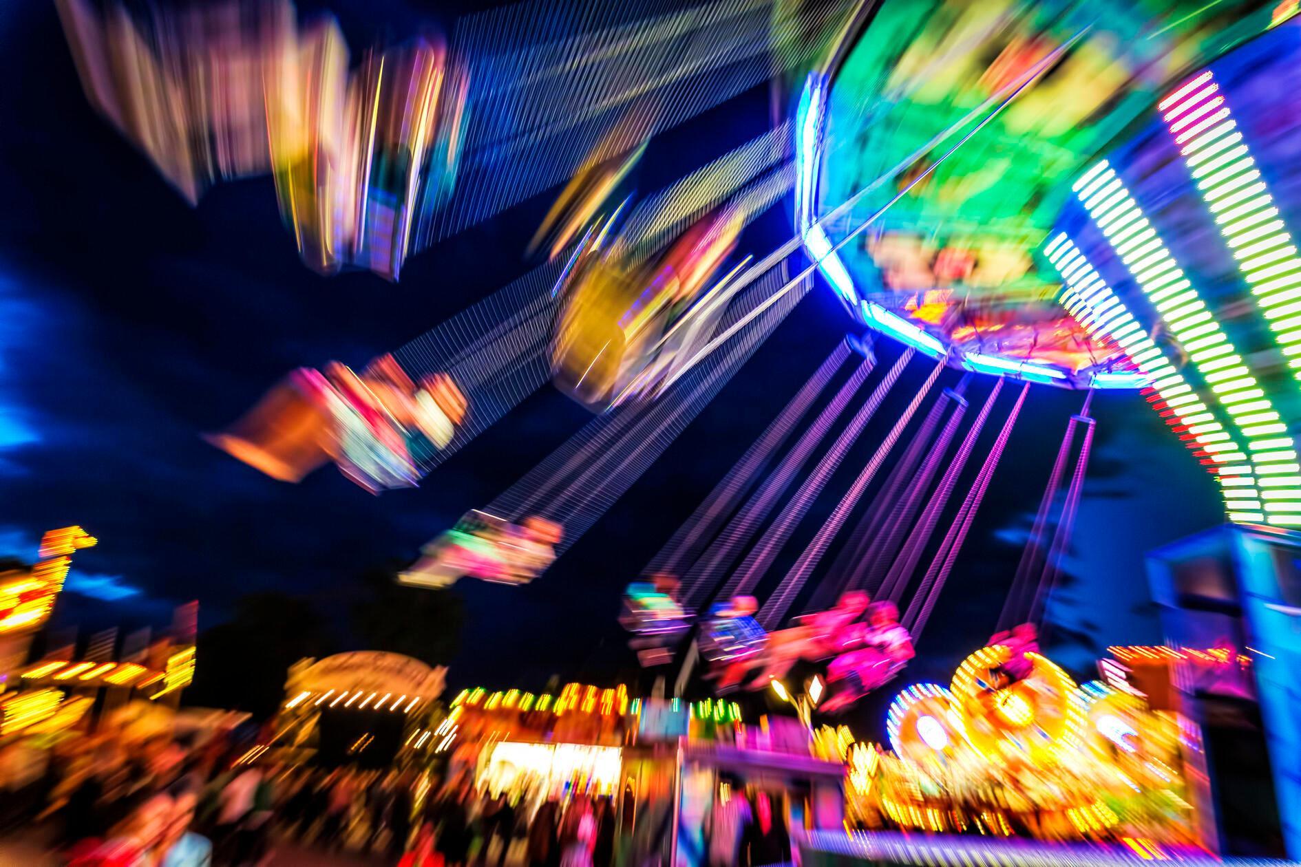 Mit dem Ostereierschießen im Schützenhaus startet am Samstag das 69. Frühlingsfest in Bad Windsheim. Geschossen wird von 14 bis 17 Uhr mit Luft-, Lasergewehr sowie Pfeil und Bogen. Anschließend geht's auf dem Festplatz am Schießwasen weiter. Highlights des bis 12. April gehenden Rummels sind neben Livemusik und Kabarett der Familientag (8. April) und das Feuerwerk (11. April).