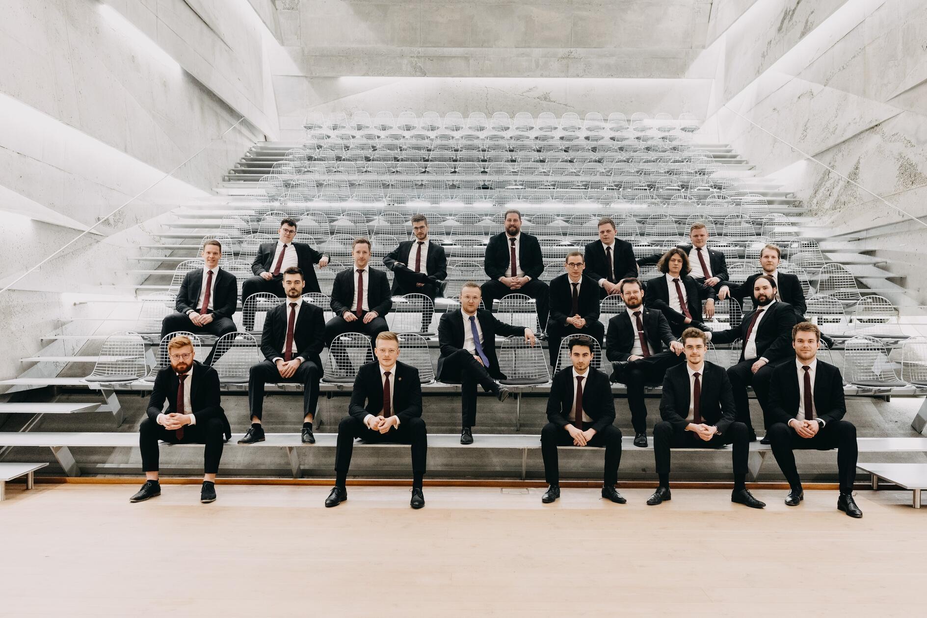 Unter dem Motto „Osterjubel“ performen das aus dem Windsbacher Kabenchor hervorgegangene Gesangsensemble Sonat Vox und das Barockorchester Neue Nürnberger Ratsmusik am Ostersonntag festliche Kantaten von Bach bis Telemann in der Neustädter Kirche in Erlangen. Ab 17 Uhr bereiten der renommierte Chor unter der Leitung von Justus Merkel und die auf historischen Instrumenten agierende Gruppe dem Publikum ein stimmungsvolles Ostererlebnis.