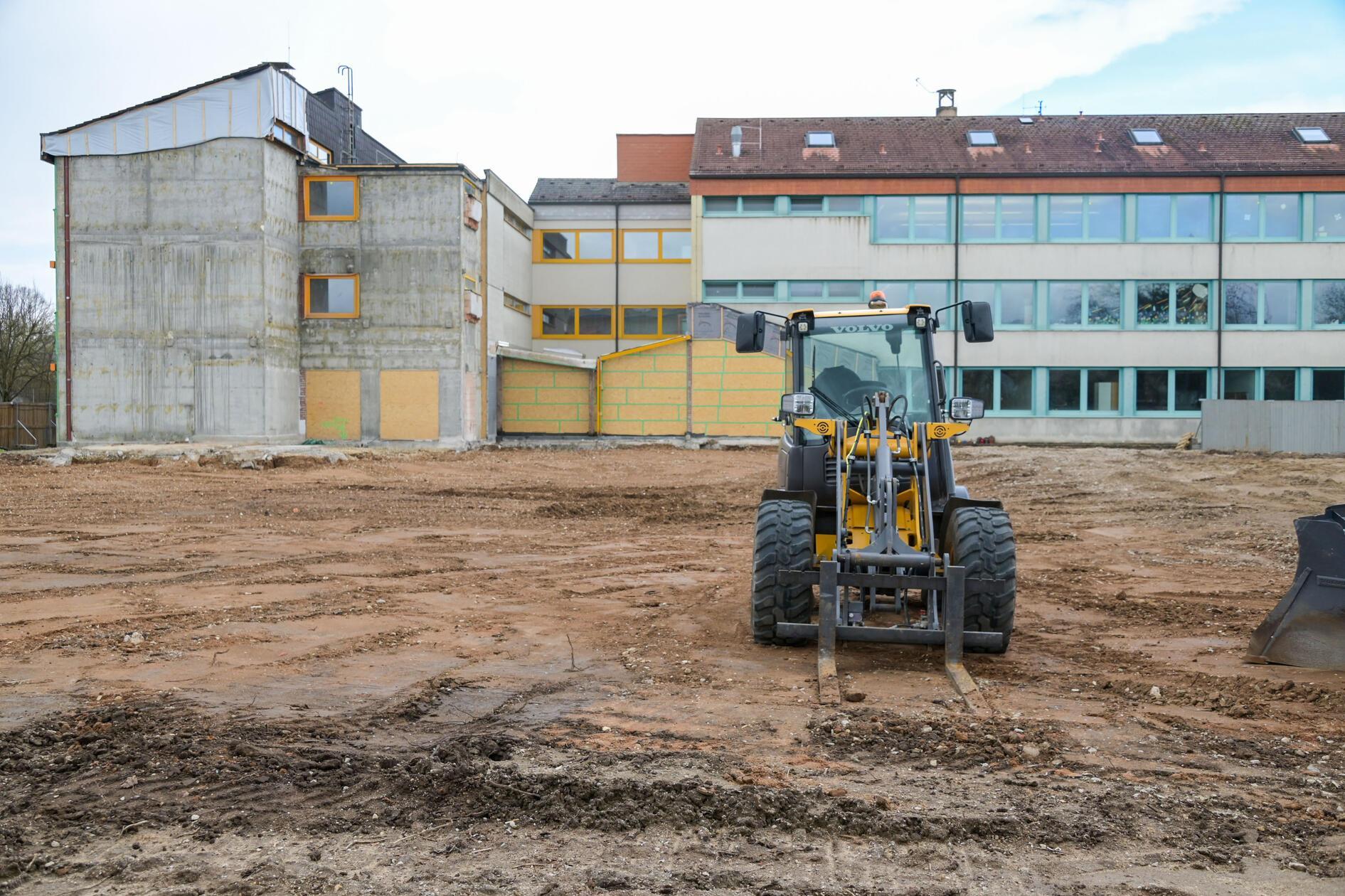 MOTIV: AbrissSchule Abriss eines Teils der Pestalozzi-Schule Fritz-Hoffmann-Str. RESSORT: Lokales ZEITUNG: NNZ _ Ausgabe: FOR DATUM: 26.03.2026 FOTO: Berny Meyer ABRECHNUNG: Pauschale ( X ) / Einzeltermin ( ) "Veroeffentlichung nur nach vorheriger Vereinbarung" © BERNY