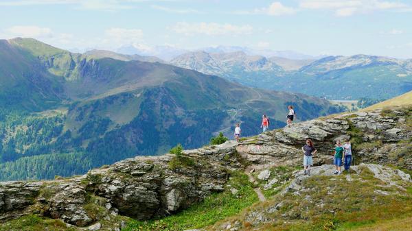 Am Grat des Schoberriegels auf der Turracher Höhe. Dieser Abschnitt heißt "Gruft", es gibt hier eine Felshöhle.