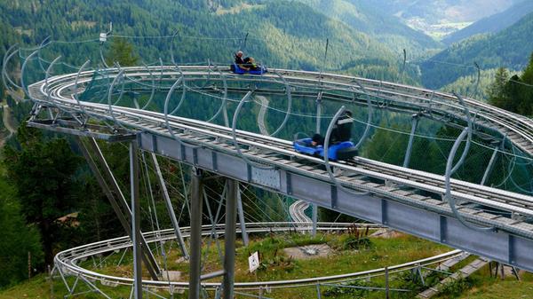 Der Nocky Flitzer unterhalb der Panoramabahn.