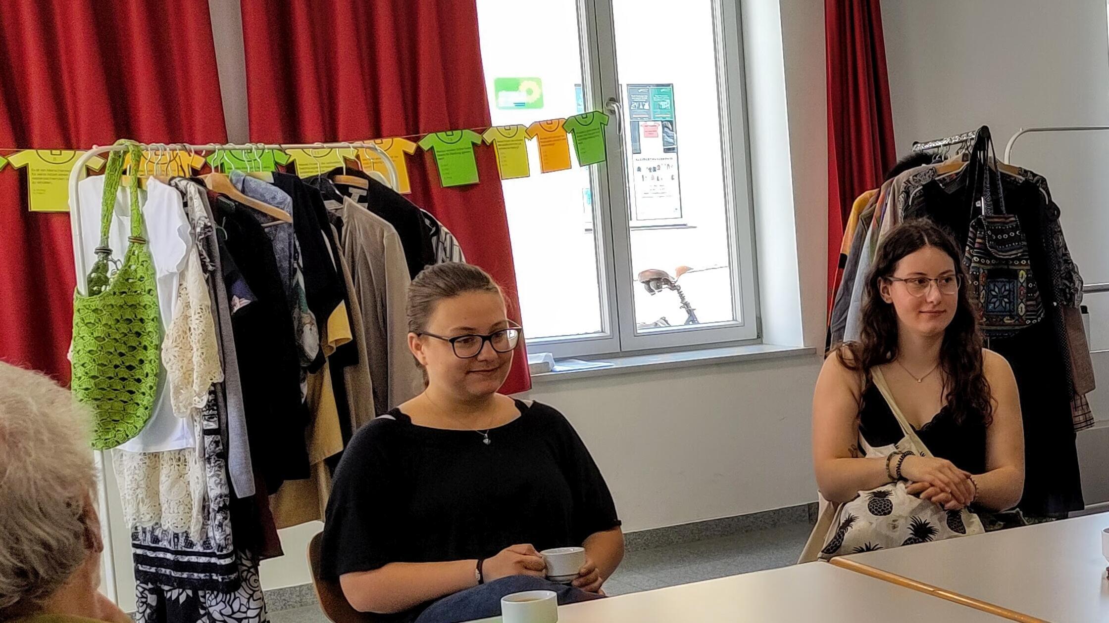 Kleidertausch und Begegnung