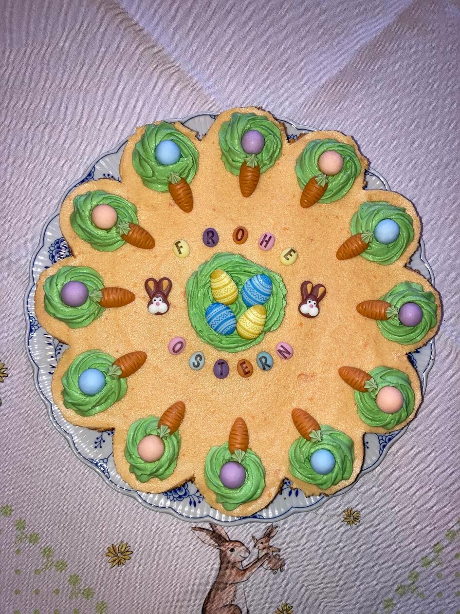 Ihre selbstgemachte Ostertorte hat unsere Leserin Petra Gaukler fotografiert.