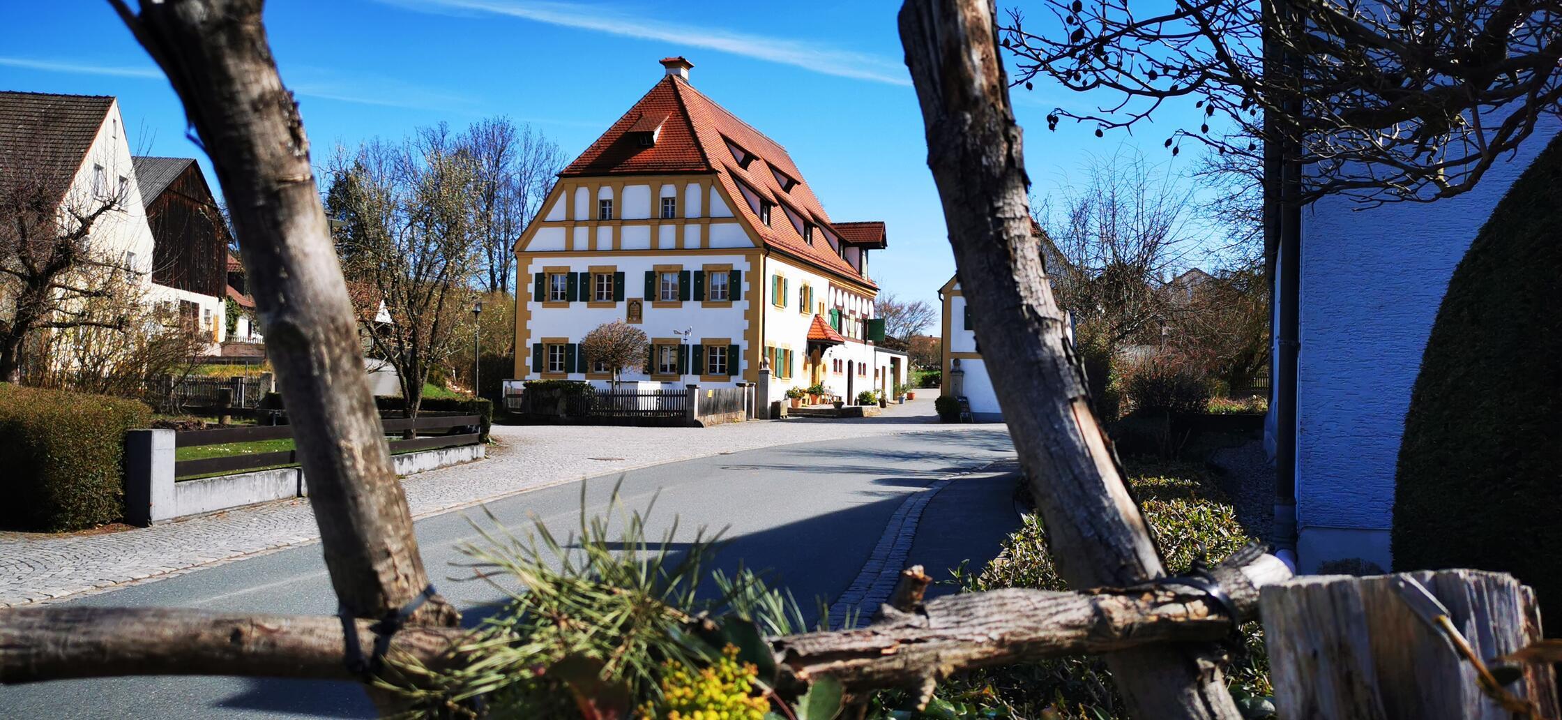 Den alten "Beutnerhof" hat unsere Leserin Andrea Weidner bei einem Spaziergang in Etzenricht fotografiert.