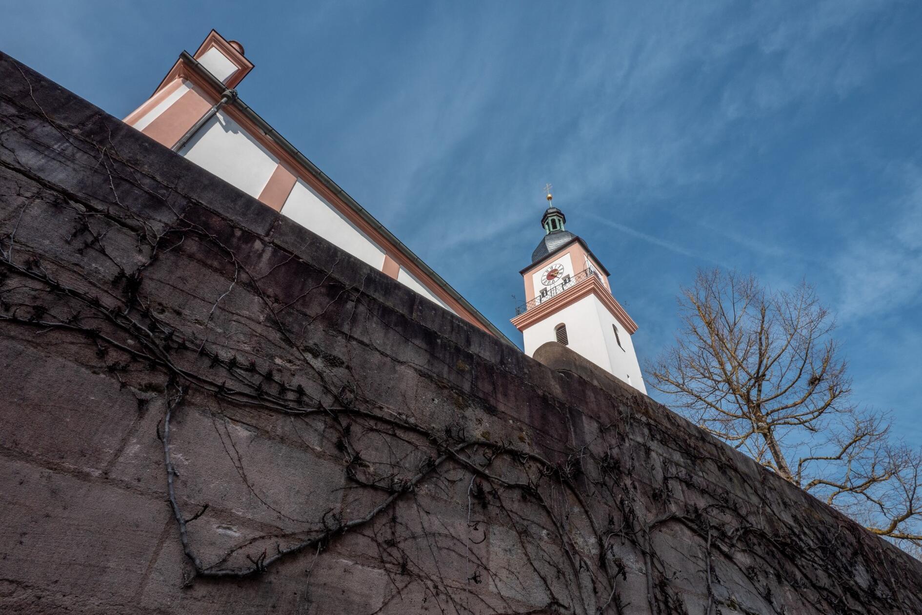Die Hilpoltsteiner Stadtkirche St. Johannes.
