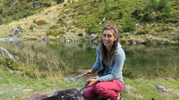 Auch ein Muss: Eine kleine Stärkung direkt am Ufer des Obergailer Sees, umgeben von unberührter Natur.