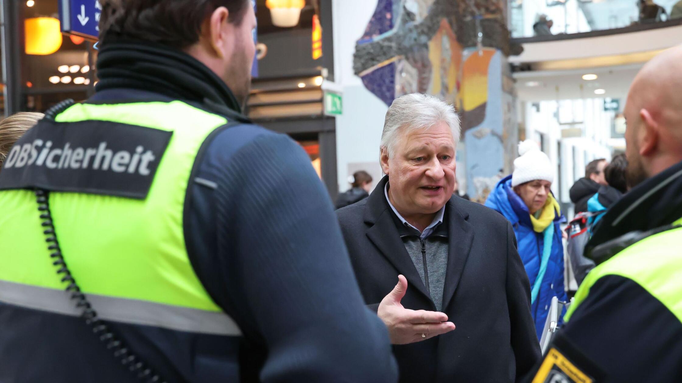 Martin Burkert, MdB und Vorsitzender der Eisenbahn