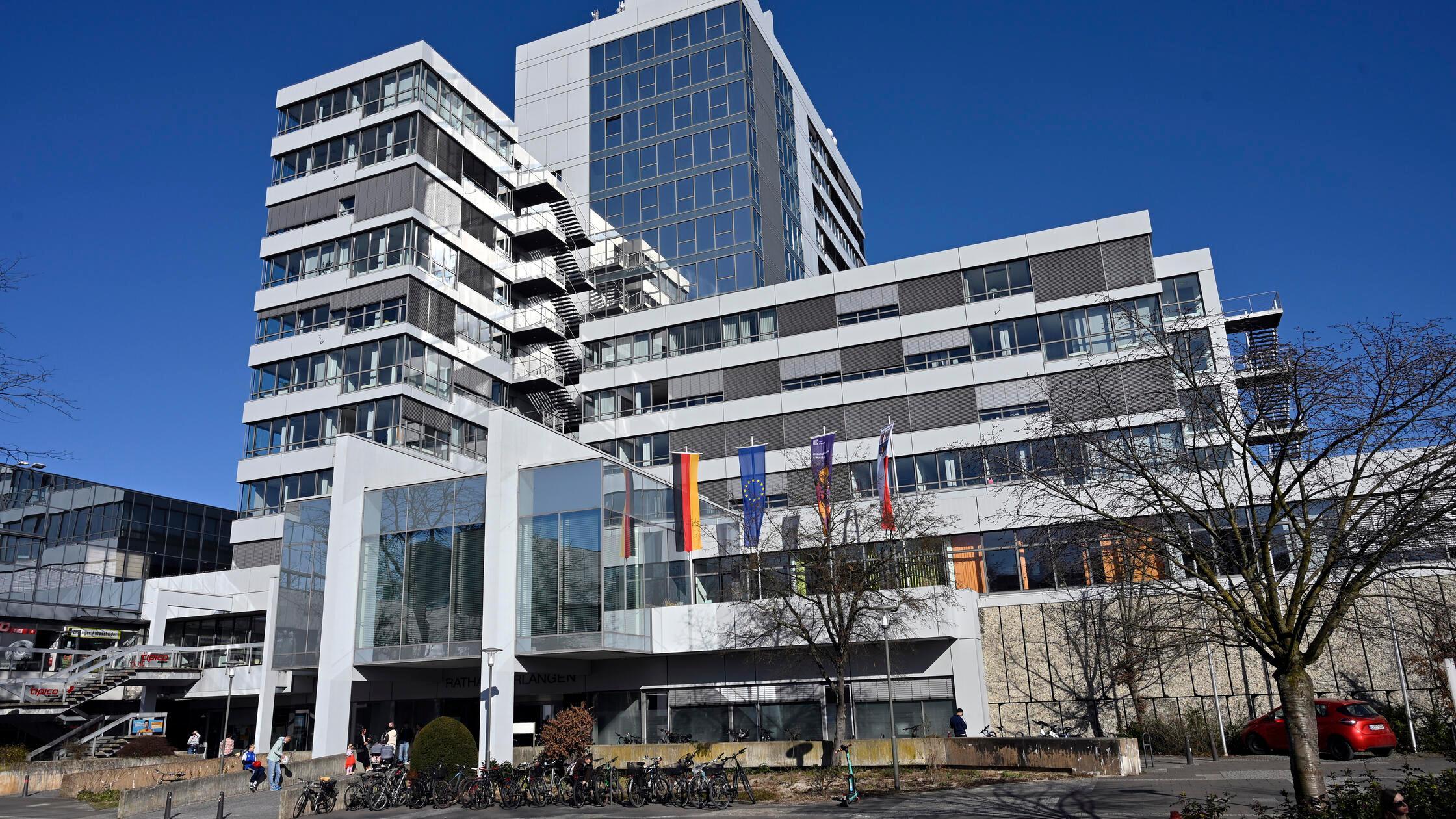 Erlangen:  Das Rathaus der Stadt Erlangen.   05.03