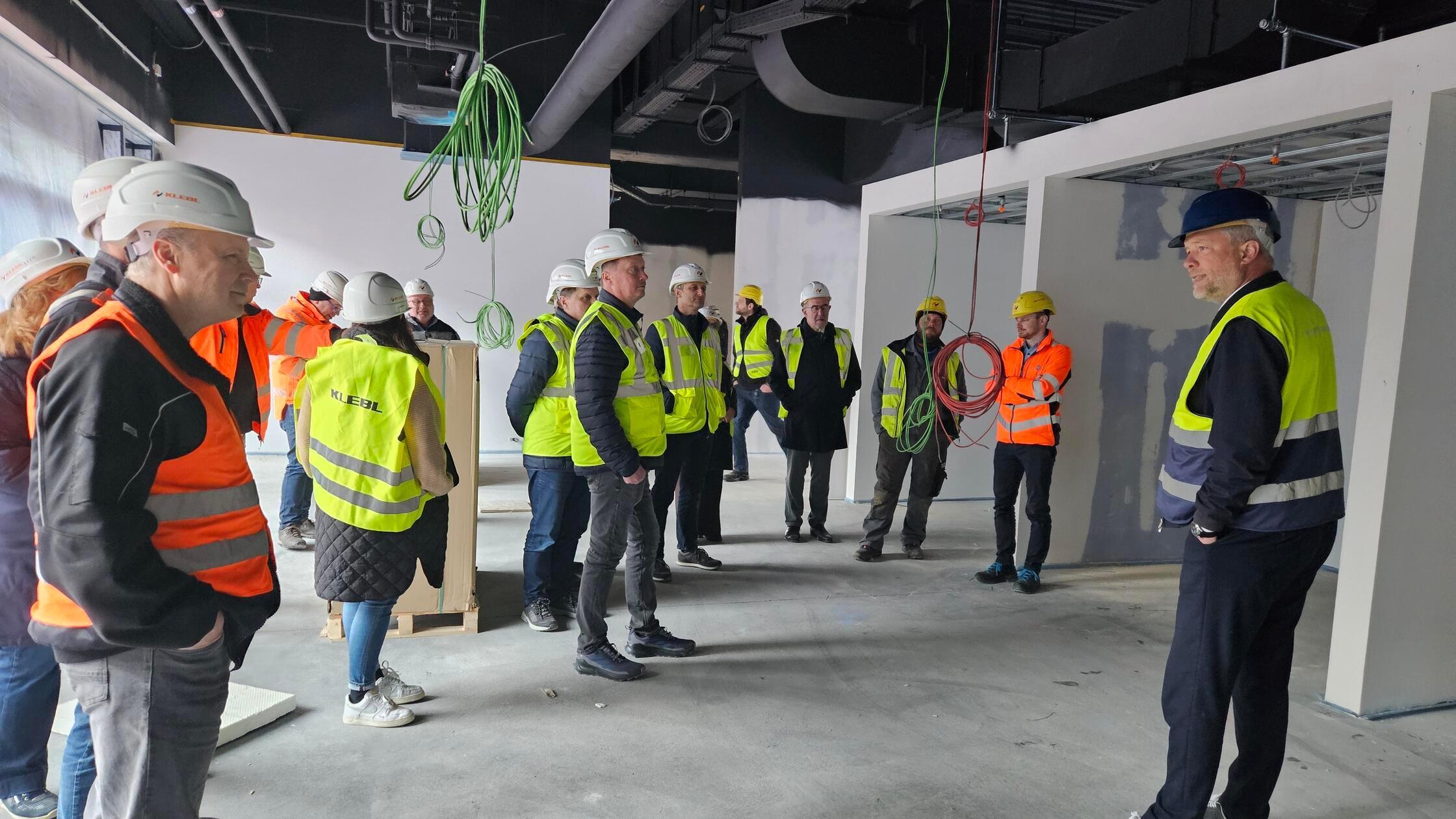 Alfons Müller (rechts) mit den Vertretern aus der 