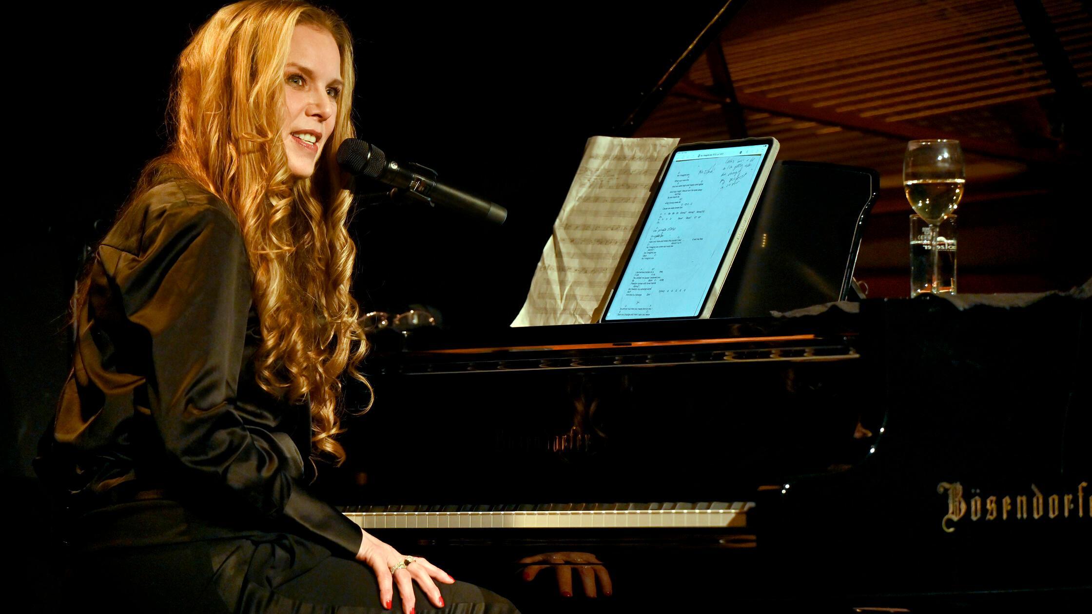 Erlangen:  Die norwegische Sänferin Rebekka Bakken