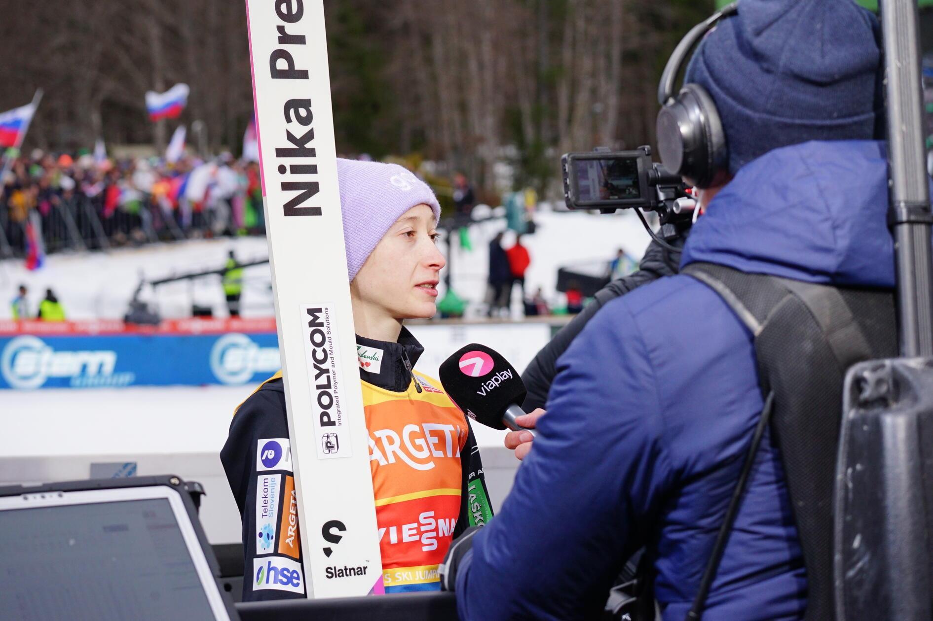 ....sondern im Training auch auf 242,5 Meter flog und damit einen neuen Weltrekord aufstellte.