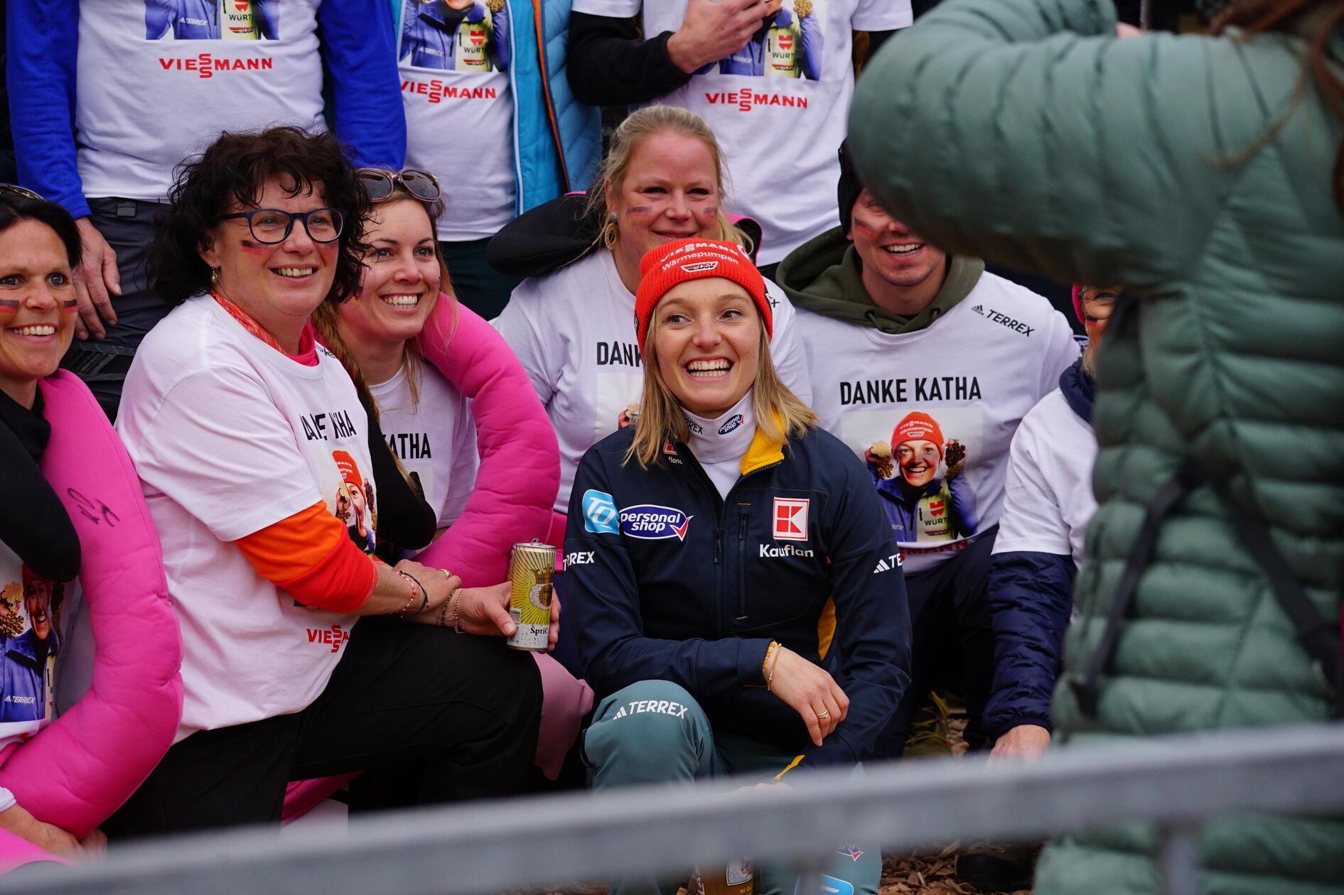 ...danach wurde mit den Fans gefeiert.