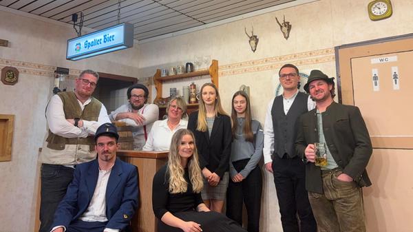 Ein Gruppenbild der Theatergruppe.