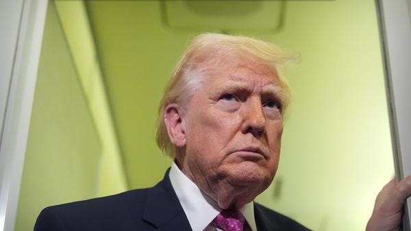 US-Präsident Donald Trump spricht zu Reportern an