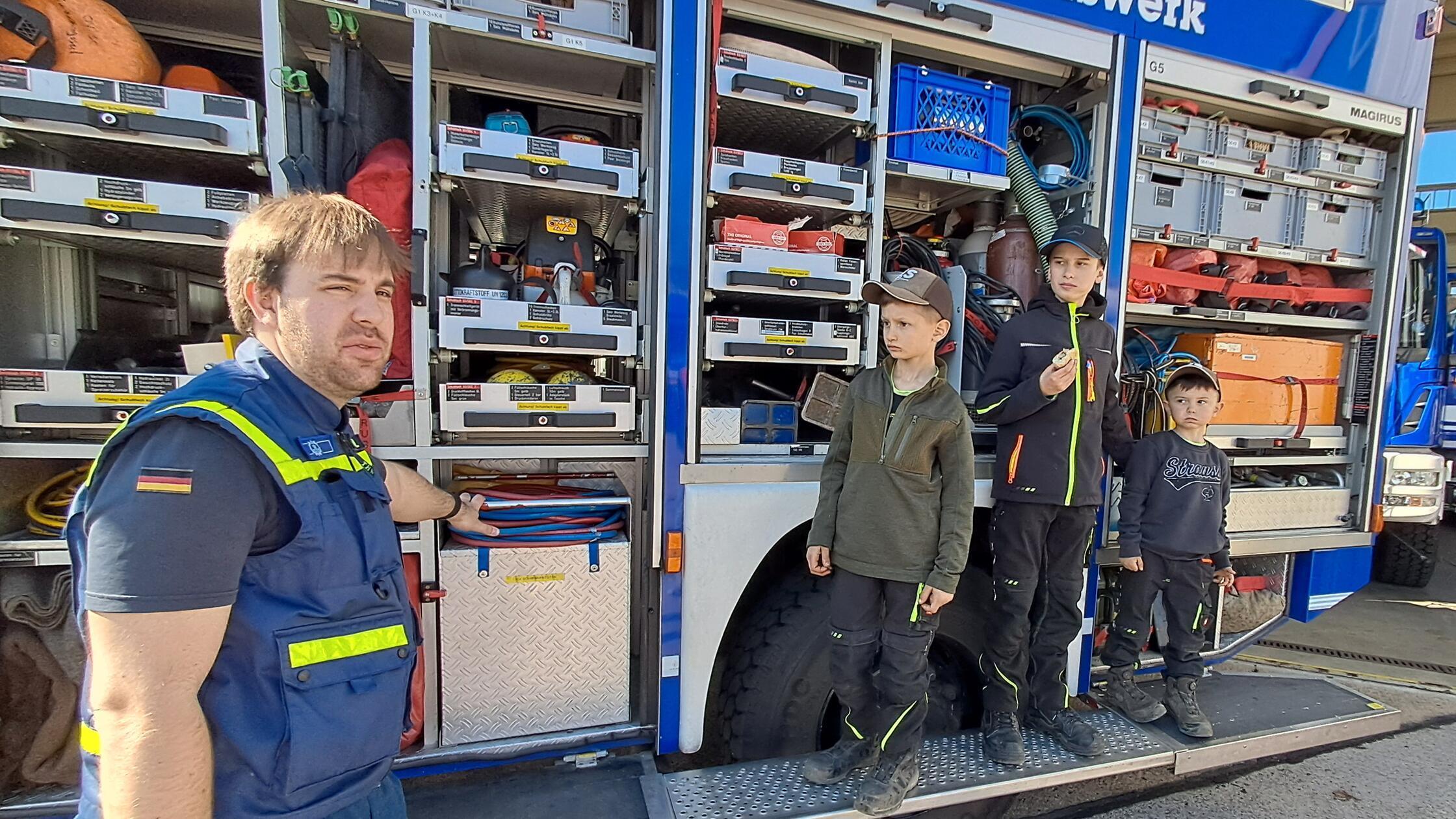 Ein riesengroßer Werkzeugkasten. Beim THW konnten 