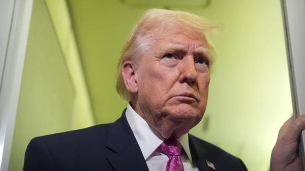 US-Präsident Donald Trump spricht zu Reportern an