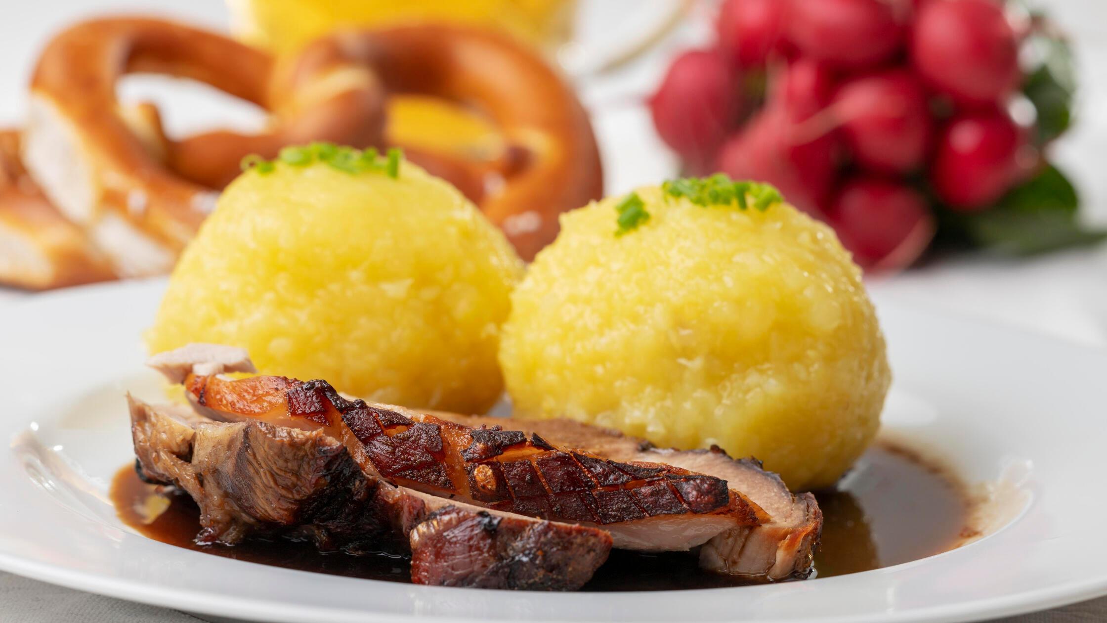 Schweinebraten mit Knödel