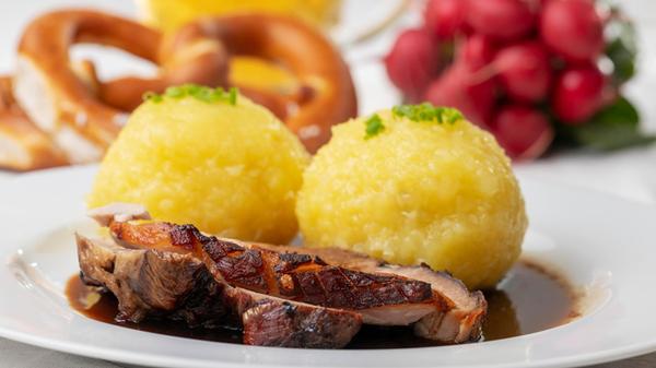 Schweinebraten mit Knödel