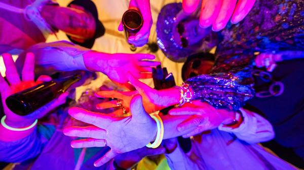 Grunge, Metal, Hardcore, Indie & Classic Rock - bei der Maximum Rock Night am Samstag im Hirsch läuft allerfeinster Bratgitarrensound. Los geht die Fete von Star FM um 21 Uhr. Geöffnet haben wie üblich zwei Floors.