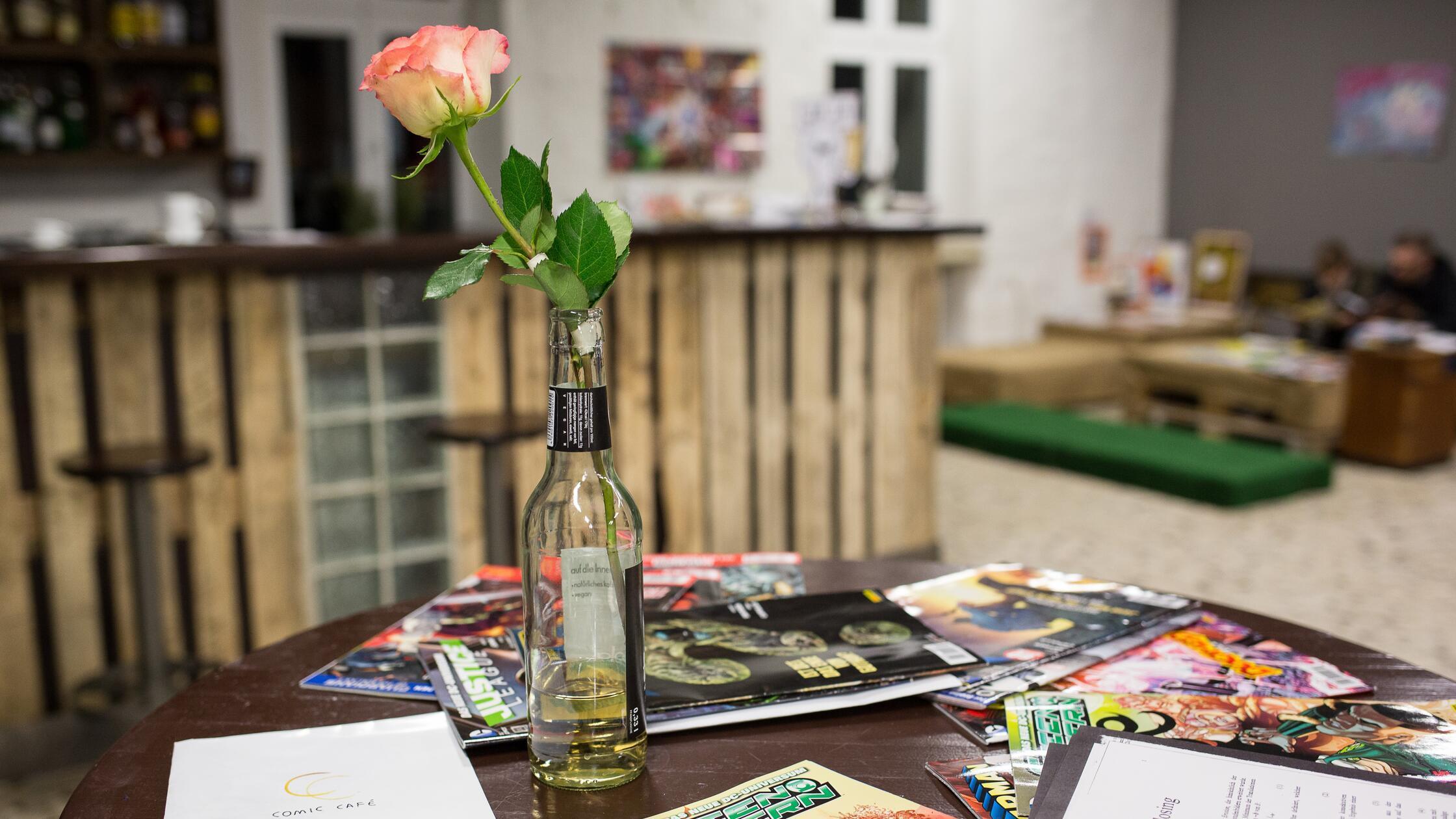 Das Comic Café im Seminarraum 1 des Z-Bau öffnet am Sonntag wieder seine Pforten. Ab 14 Uhr liegen hier etwa 600 Comics - vom Mainstream bis zur Rarität - aus. Dazu gibt's Kaffee und Kuchen.