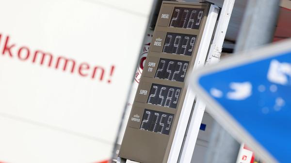 Wie hoch geht der Spritpreis wegen des Krieges im
