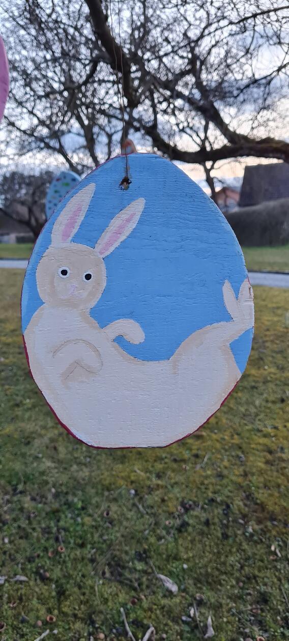 Ein entspannter Osterhase.