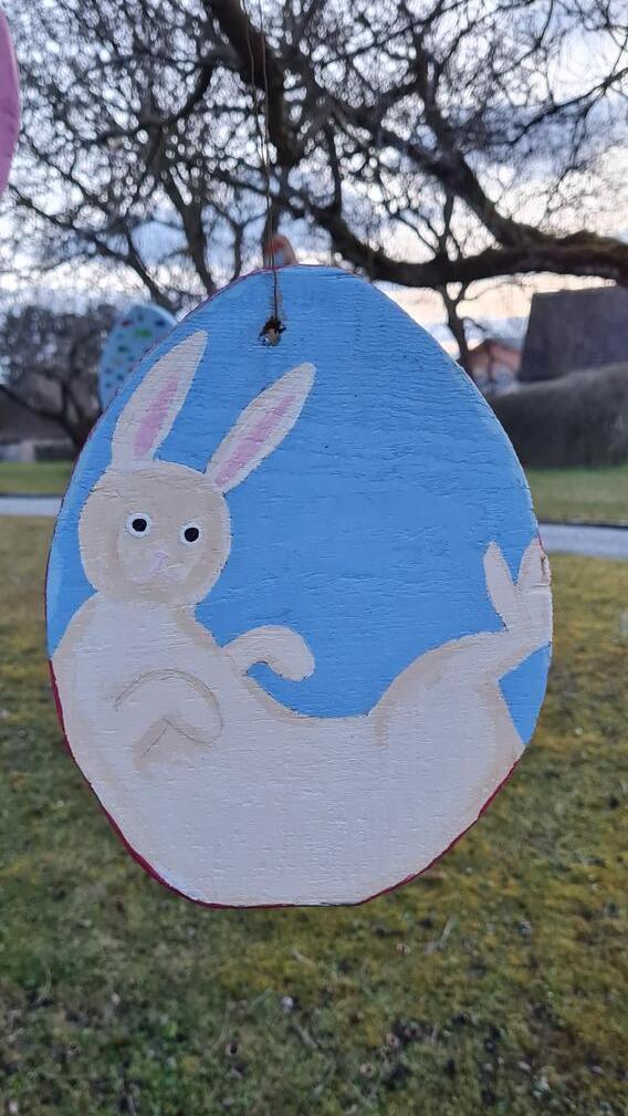 Ein entspannter Osterhase.