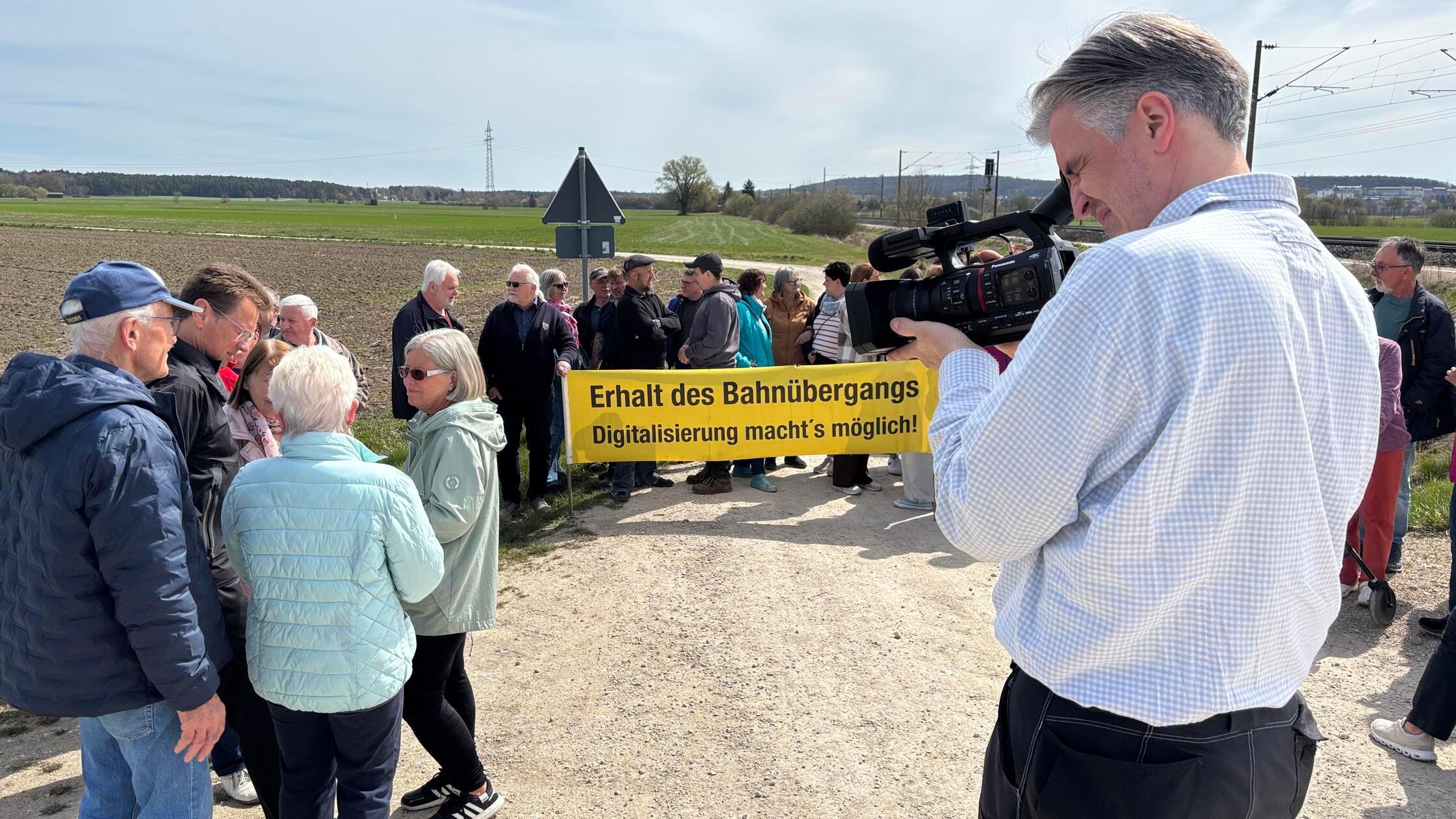 ZDF Filmen Bahnübergang Kreisstraße