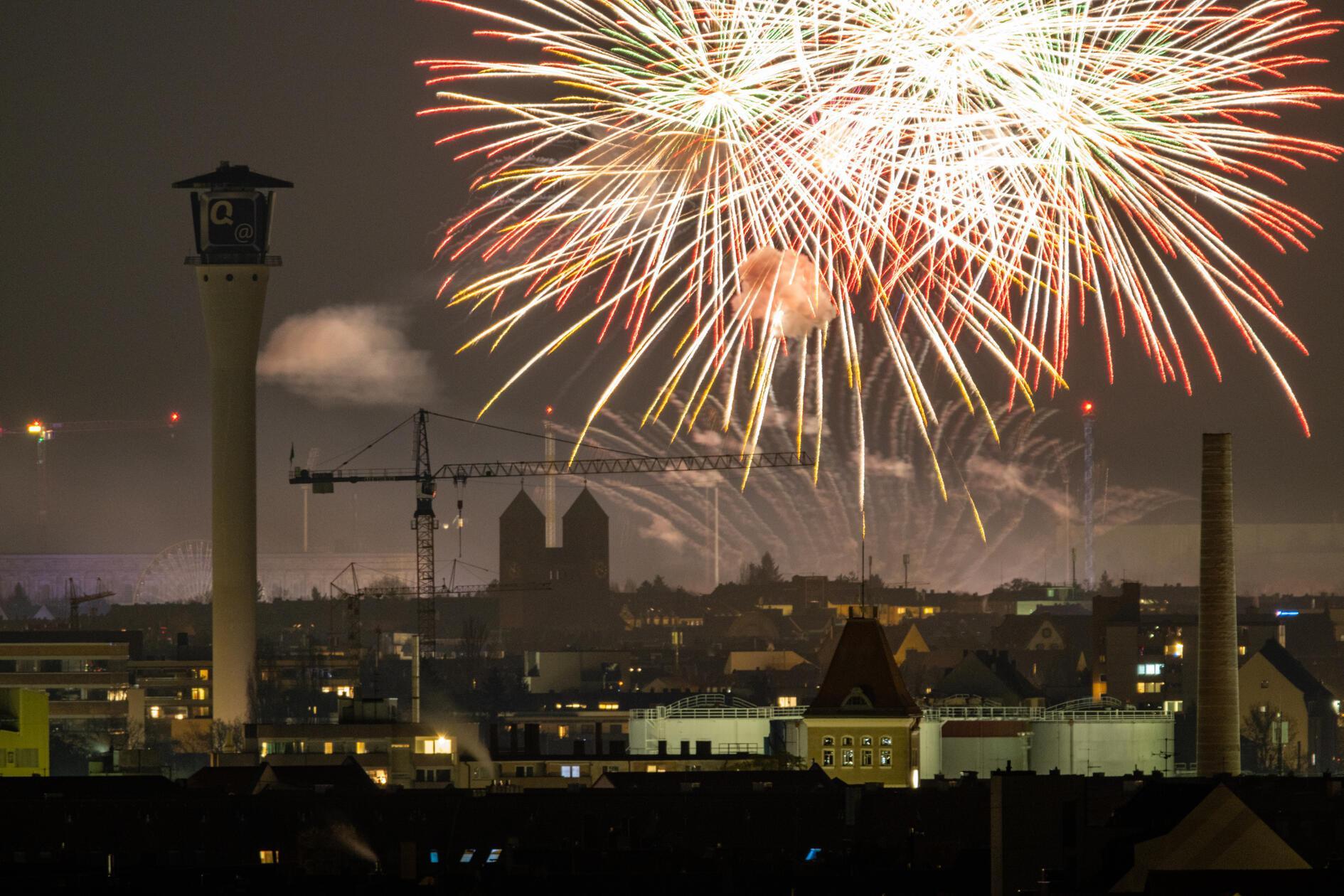 Laut den Veranstaltern werde dabei auch Sorge getragen, dass das Feuerwerk ökologisch verantwortungsvoll gestaltet ist.