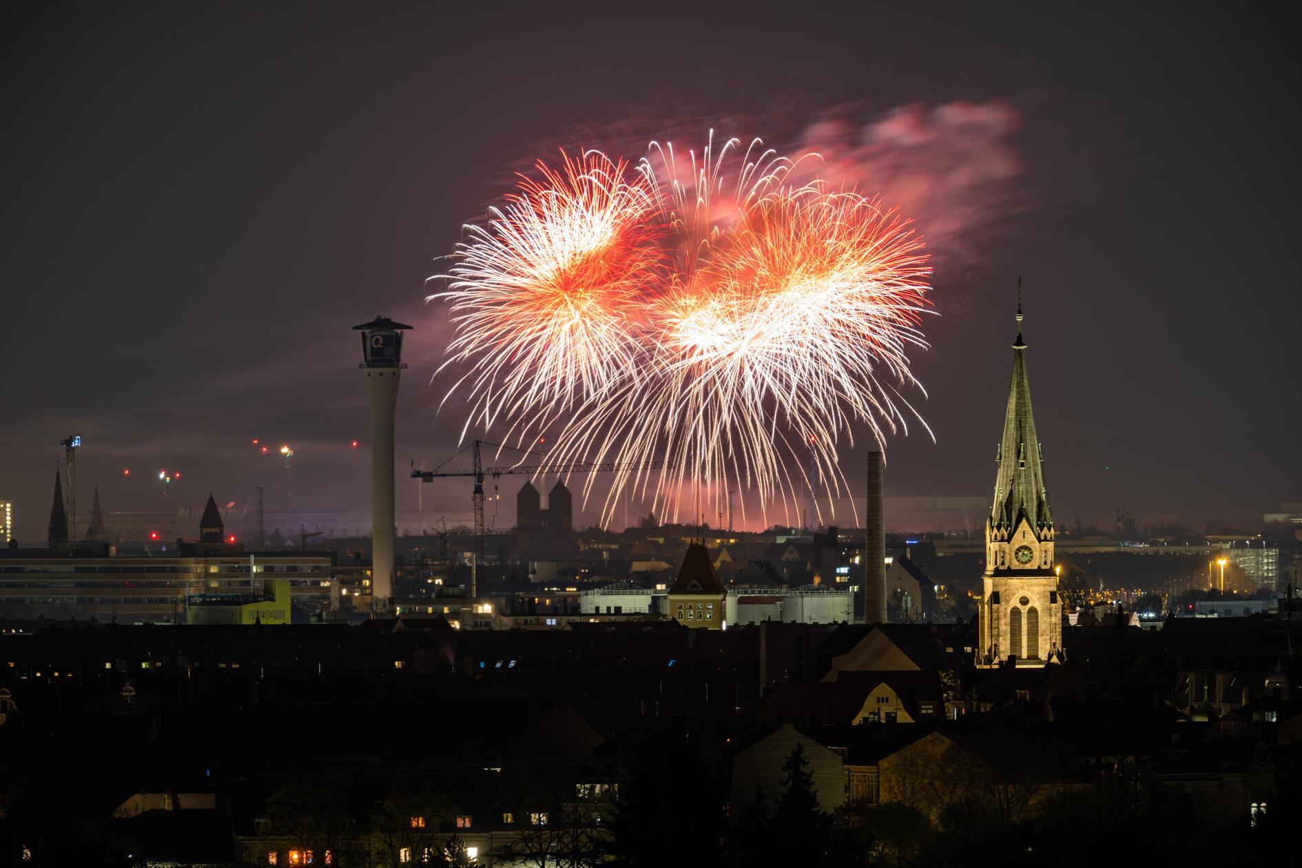 Am 17. April findet zudem ein Musikfeuerwerk statt.