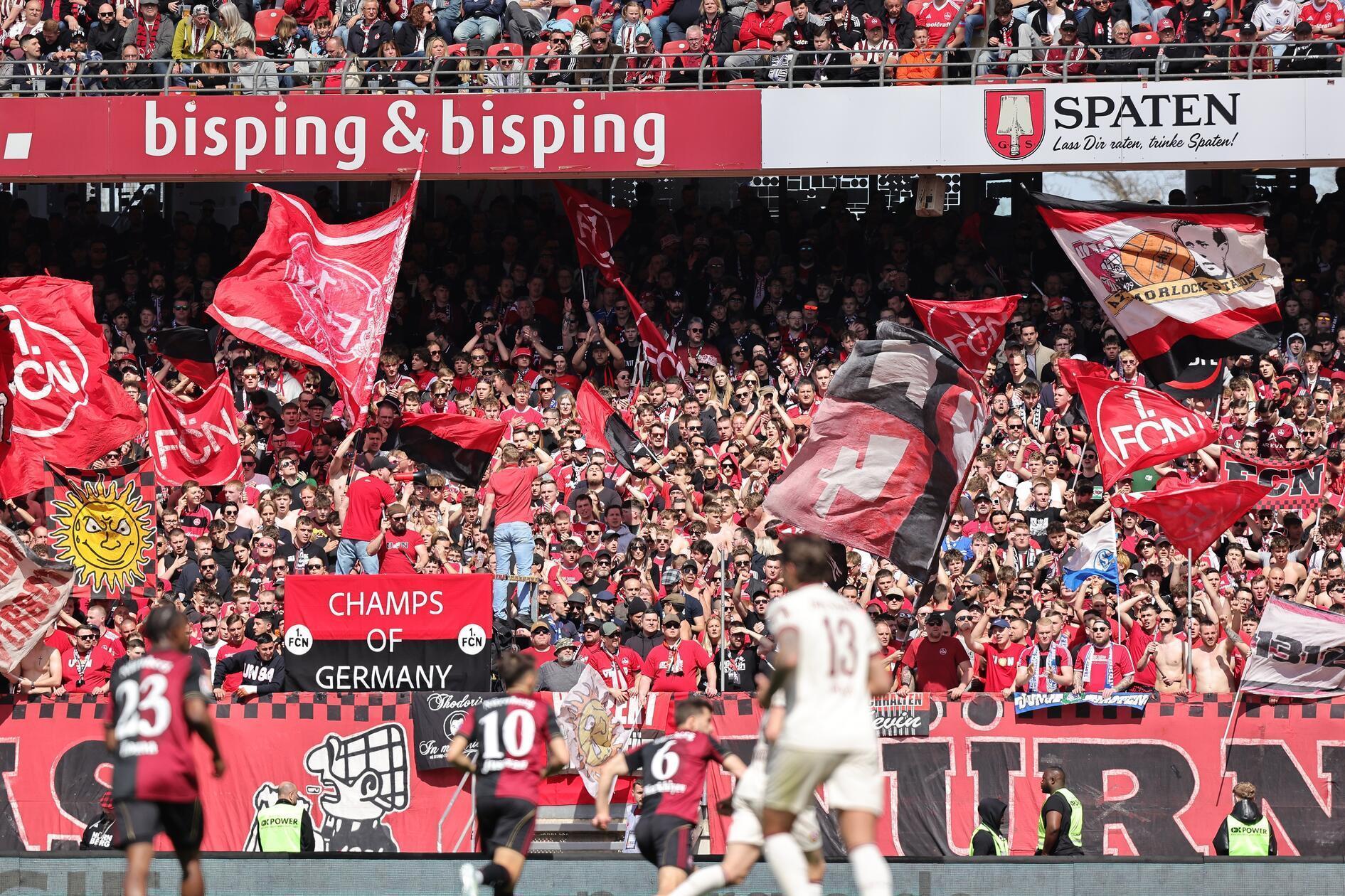 Das Max-Morlock-Stadion ist restlos ausverkauft ...