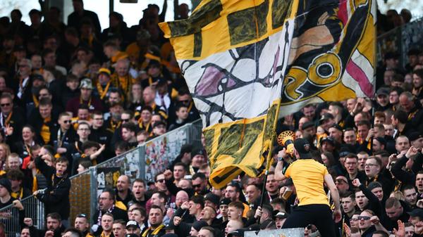 ... auch weil über 8000 Anhänger aus Dresden mitgereist sind.