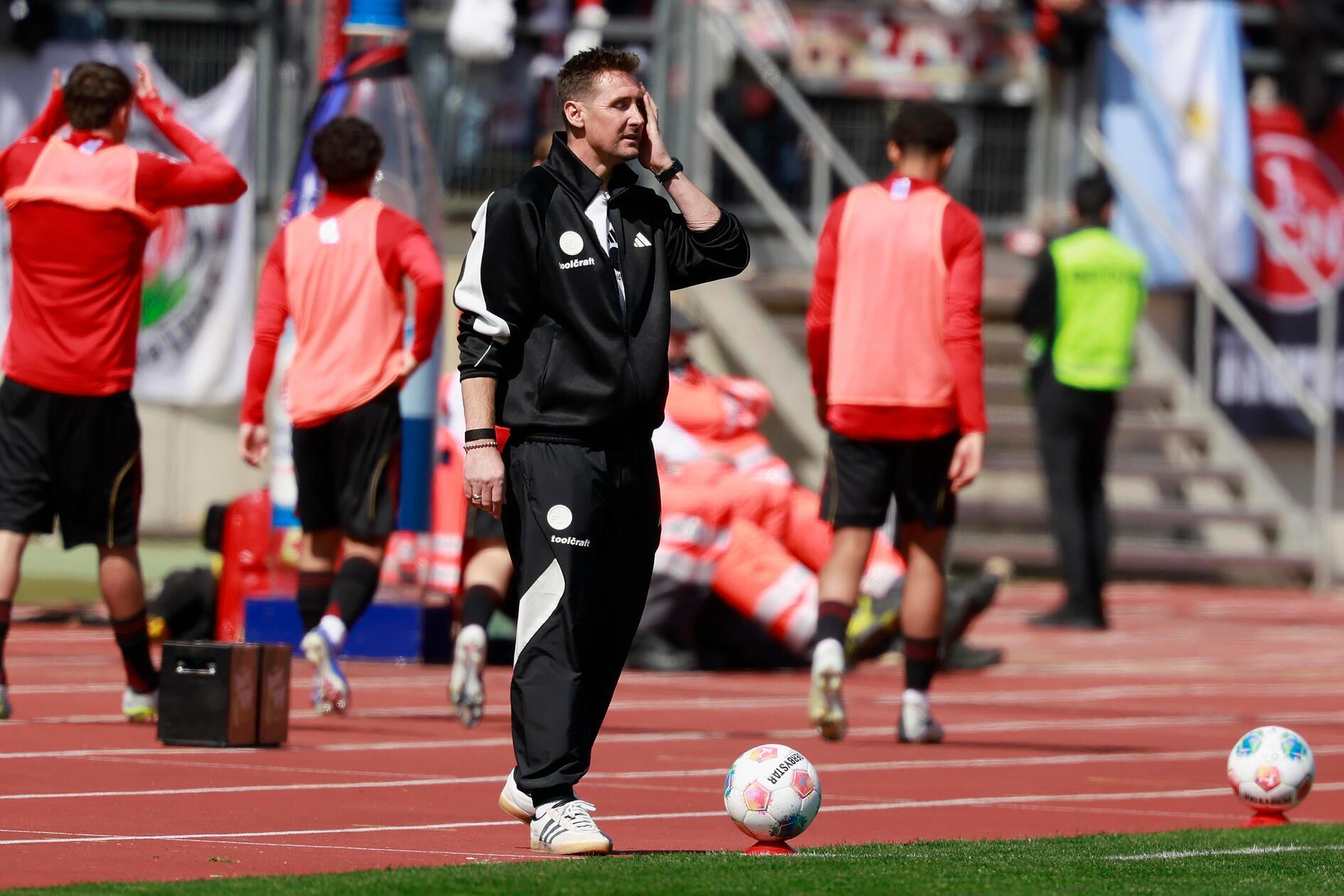 FCN-Coach Miroslav Klose vertraut nach dem Remis in Braunschweig der exakt gleichen Elf - und schickt bereits zum dritten Mal hintereinander die gleiche Anfangsformation auf den Platz.