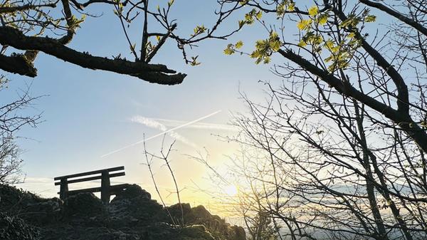 Unser Leser hat den Sonnenuntergang am Walberla festgehalten.
