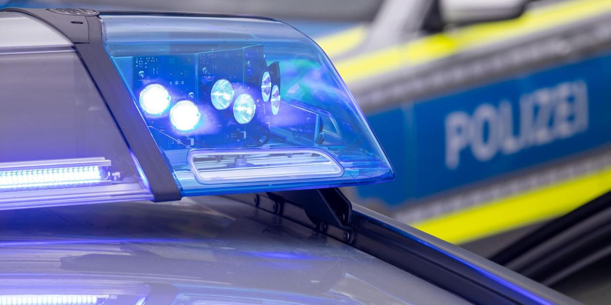 Mehrfacher Überschlag: Pkw-Fahrer auf der A6 bei Schwabach mit ...